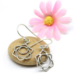 Boucle d'oreille lotus...