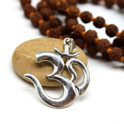 Pendentif aum en argent -...