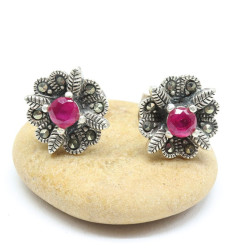 Gros clous d'oreille...