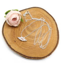 Collier argent et quartz...