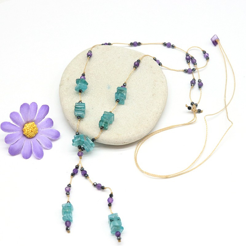 Collier améthyste et aigue marine sur fil Collier améthyste et aigue marine sur fil