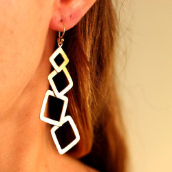 Grosse boucle d'oreille...