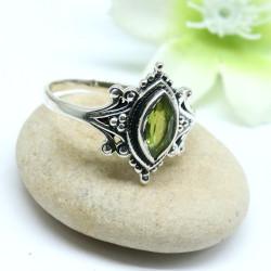 Bague pierre verte péridot...