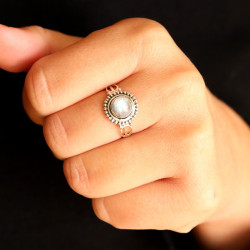 Bague pierre de lune ronde...