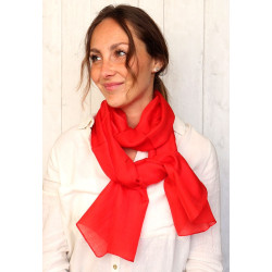 Foulard en soie rouge fine...