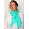 Foulard vert en soie fine et légère