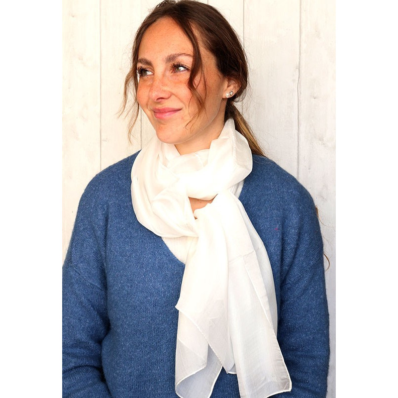 Foulard en soie blanche