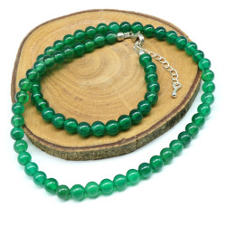 Collier pierres vertes...