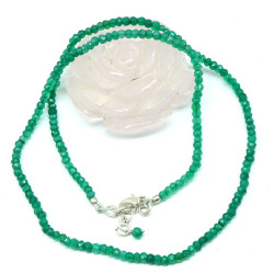 Collier pierres vertes...