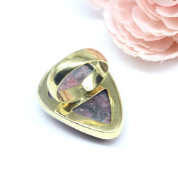 Grosse bague pierre...