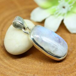 Pendentif pierre de lune en...
