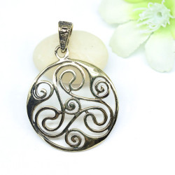 Pendentif Triskel doré en...