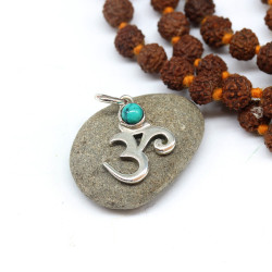 Petit pendentif Aum argent...