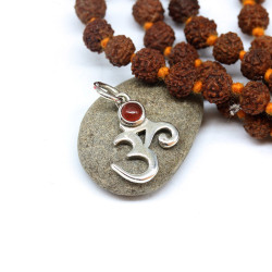 Petit pendentif Aum argent...