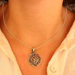 Pendentif argent travaillé...