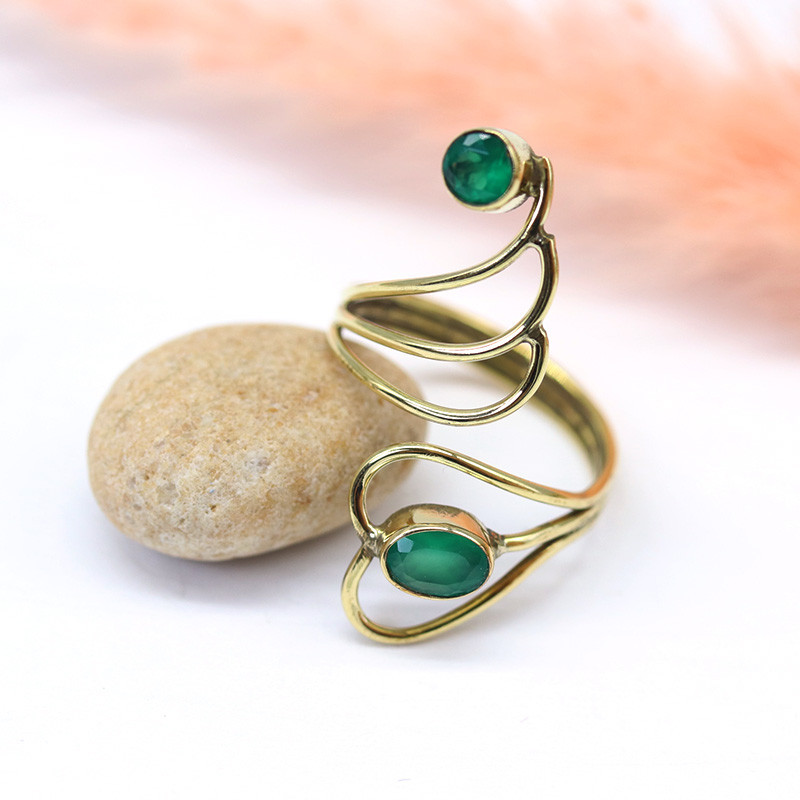 Bague dorée allongée réglable 2 agates vertes Bague dorée allongée réglable 2 agates vertes