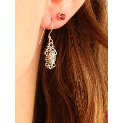 Petite boucle d'oreille en...