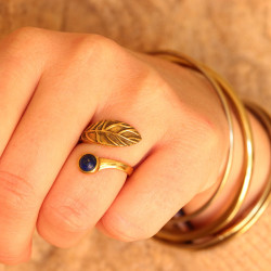 Bague dorée plume et lapis...