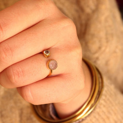 Bague fine dorée pierres...