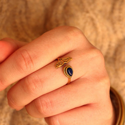 Bague dorée pierre bleue