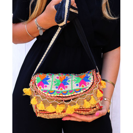 Sac brodé bohème  pompons