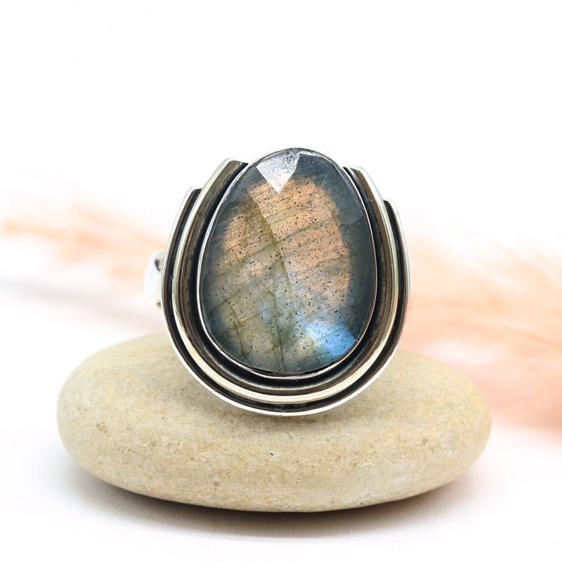 Bague argent labradorite taillée Bague argent labradorite taillée