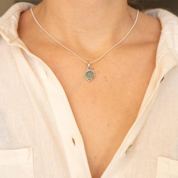Pendentif pierre calcédoine...