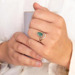 Bague fine pierre verte en...