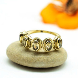 Bague dorée en laiton et...