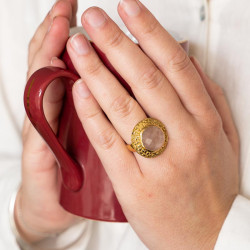 Bague dorée pierre rose