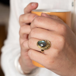 Bague dorée pierre labradorite