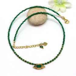 Collier pierres vertes et...