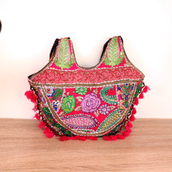 Sac indien brodé pompons roses