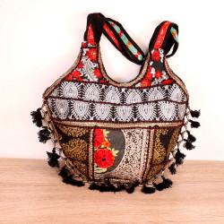 Sac indien brodé noir...