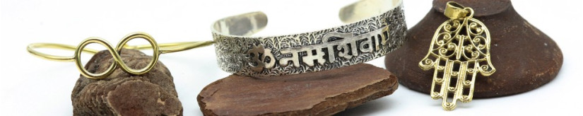 Bijoux symboliques dans notre boutique en ligne